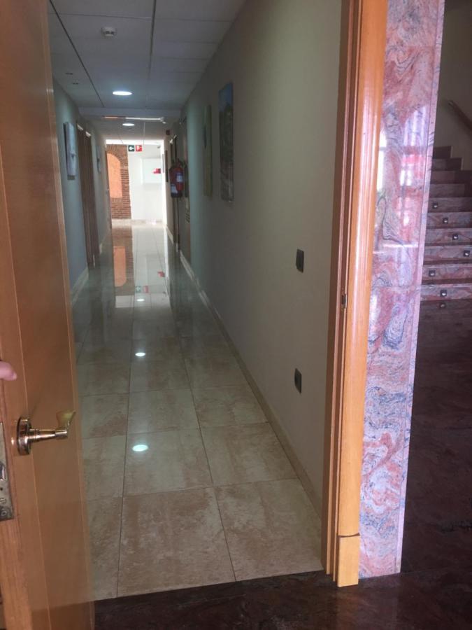 Hotel La Bodega Ла-Альмунія-де-Донья-Годіна Екстер'єр фото