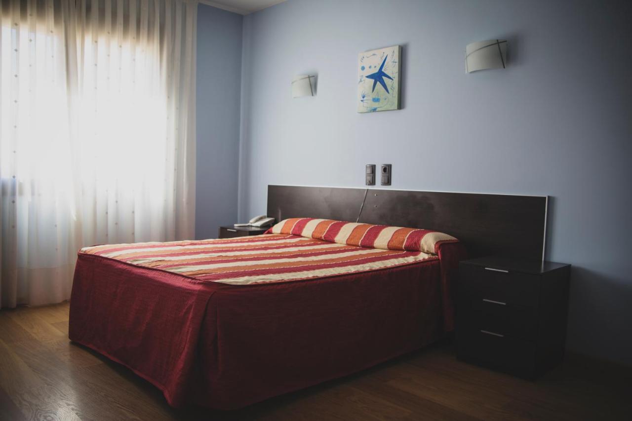 Hotel La Bodega Ла-Альмунія-де-Донья-Годіна Екстер'єр фото