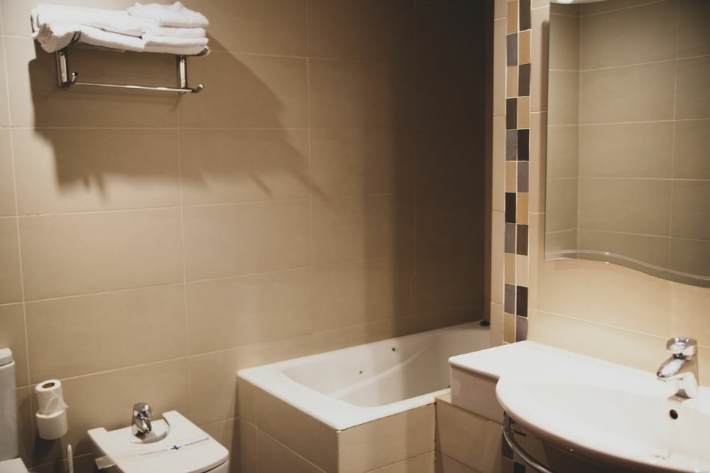 Hotel La Bodega Ла-Альмунія-де-Донья-Годіна Екстер'єр фото